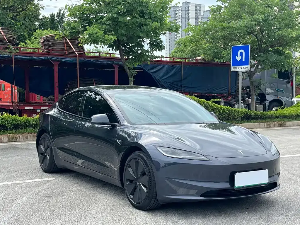 Tesla Model 3 — фото 5