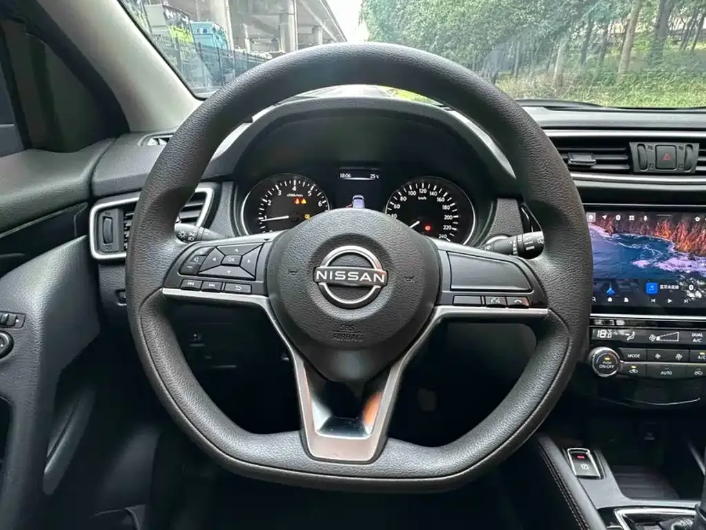 Nissan Qashqai — фото 4