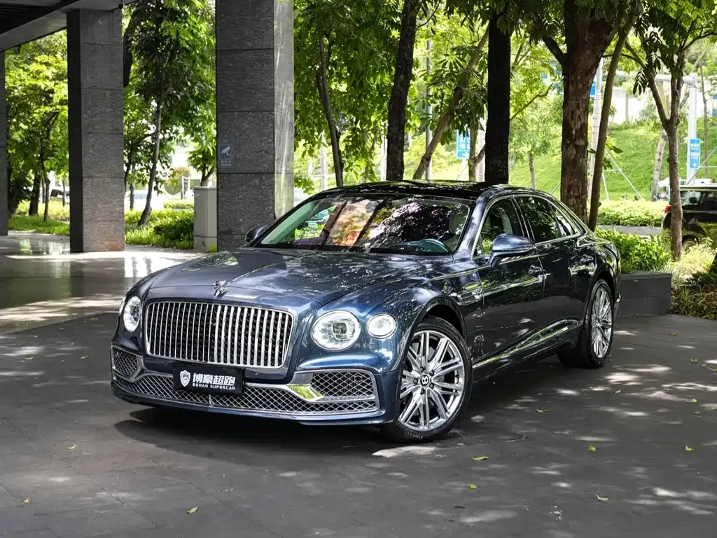 Bentley Flying Spur — фото 1