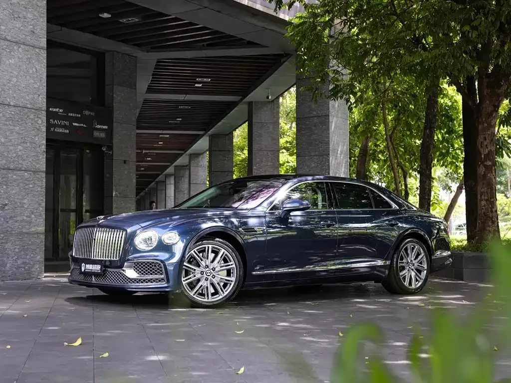 Bentley Flying Spur — фото 7