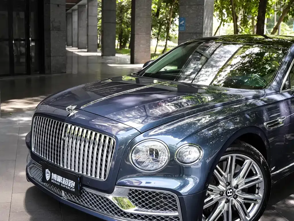 Bentley Flying Spur — фото 9