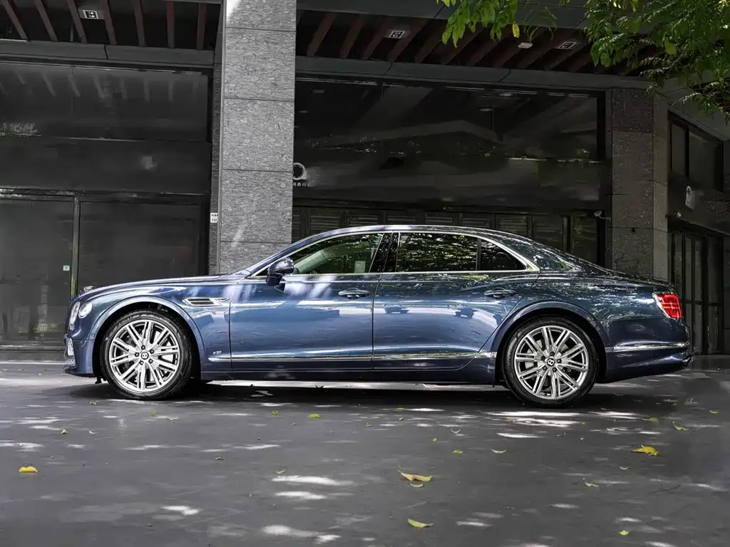 Bentley Flying Spur — фото 5