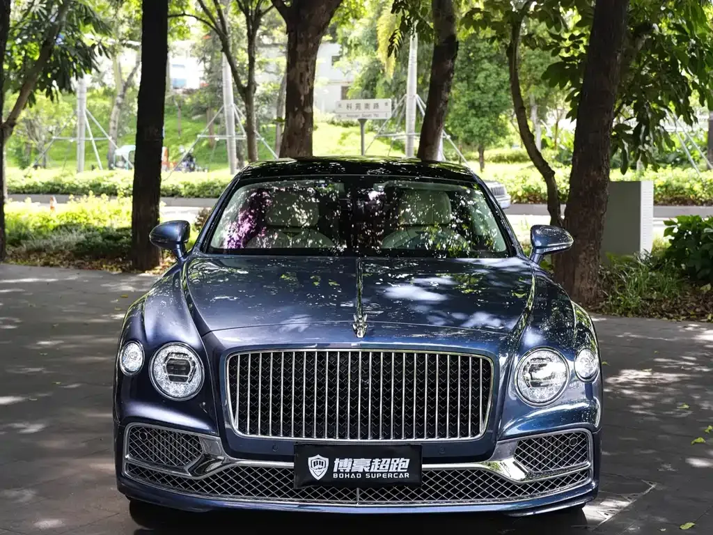 Bentley Flying Spur — фото 6