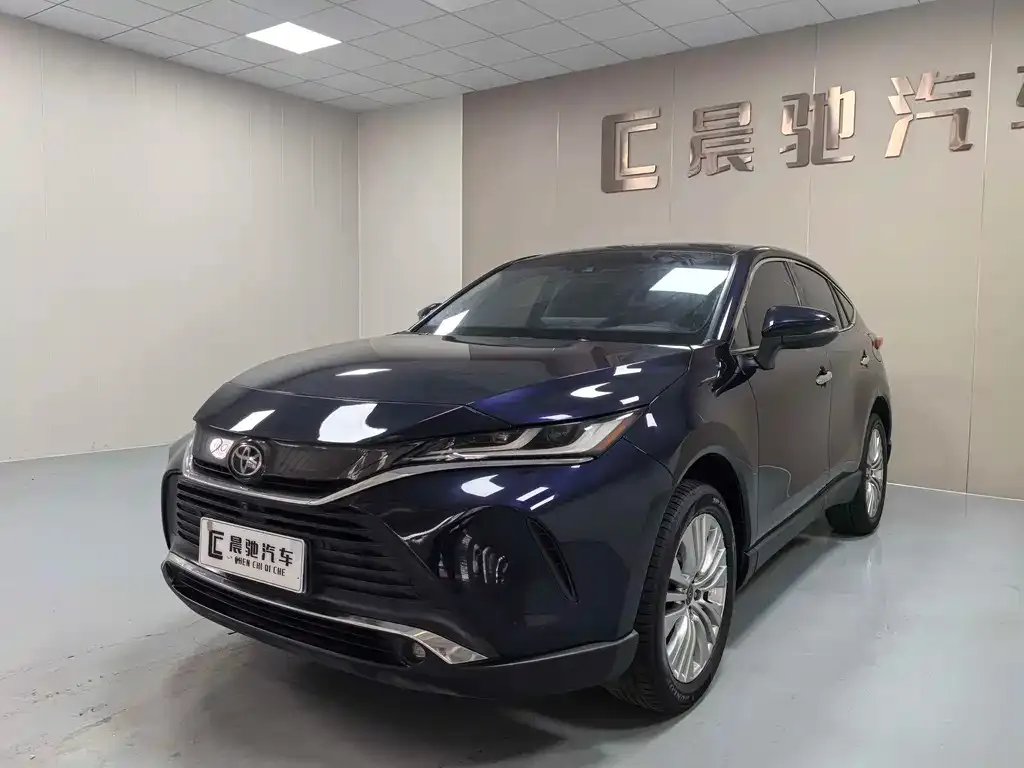 Toyota Harrier — фото 1