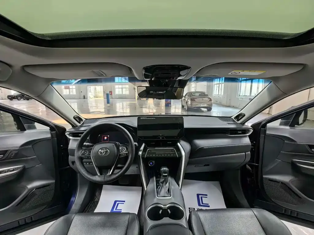Toyota Harrier — фото 10
