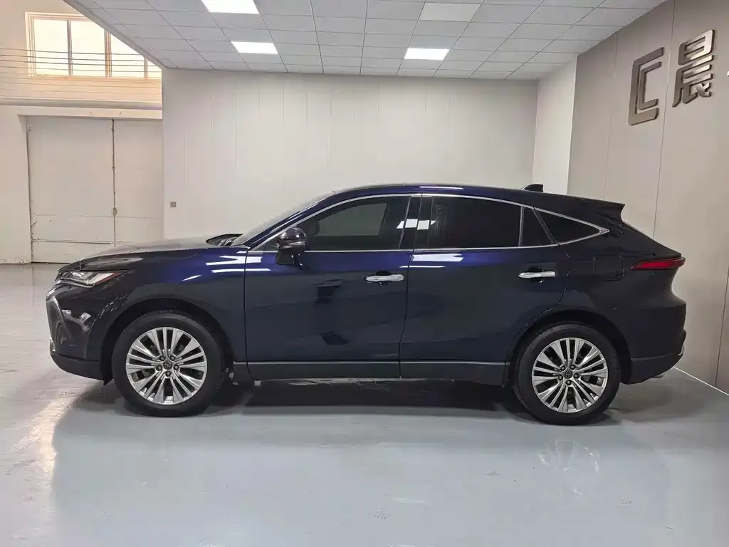 Toyota Harrier — фото 2