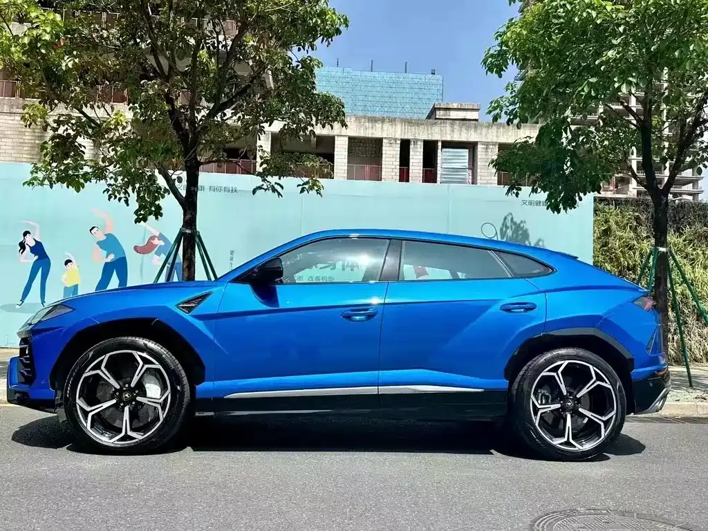 Lamborghini Urus — фото 8