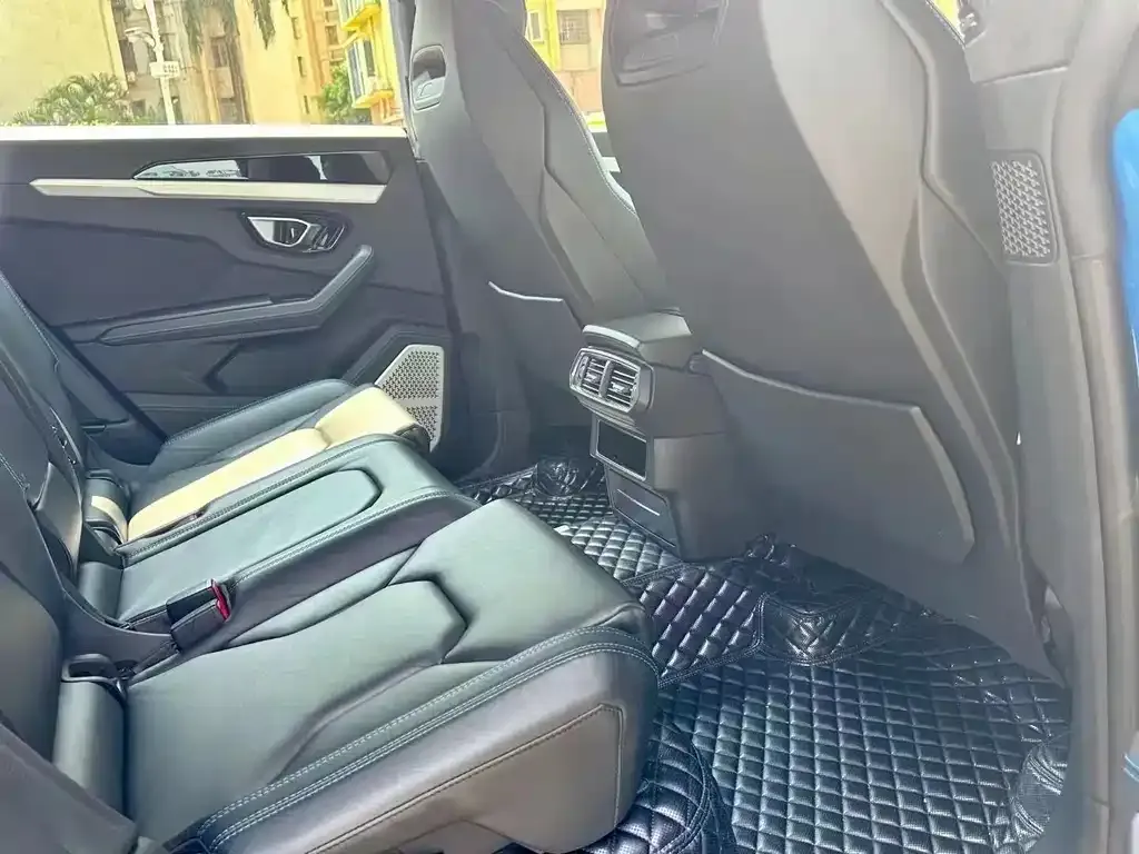 Lamborghini Urus — фото 3
