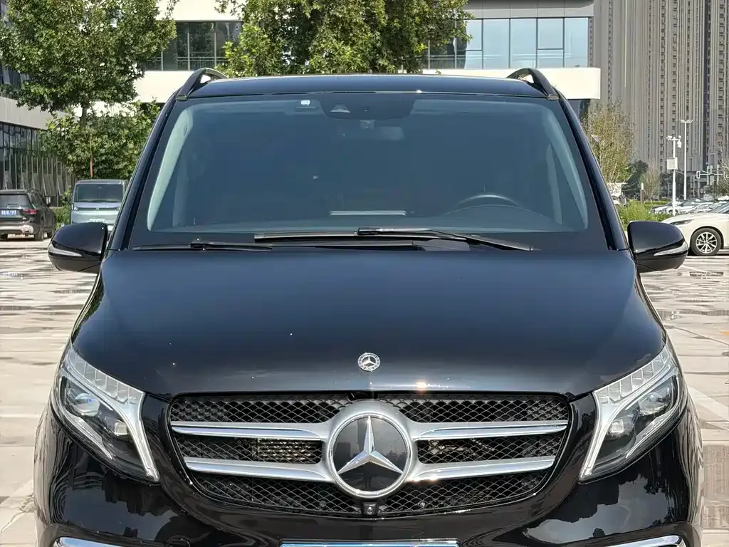 Mercedes-Benz V-Class — фото 10
