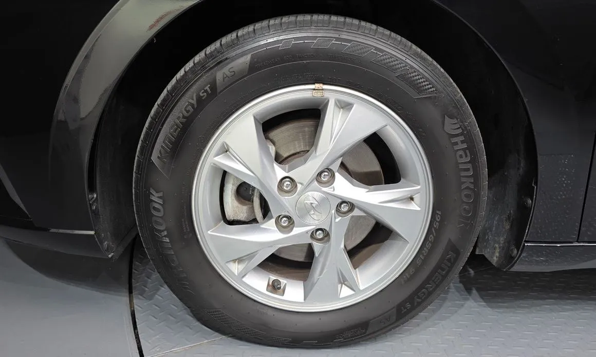 Hyundai AVANTE — фото 3