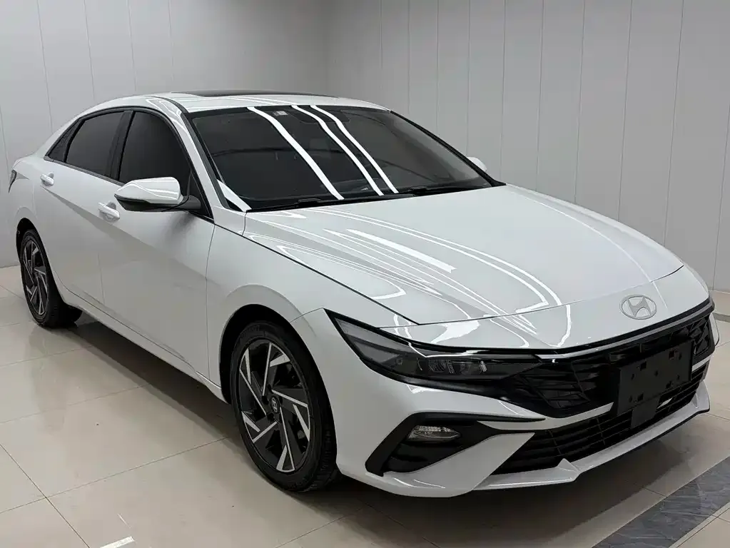 Hyundai Elantra — фото 4