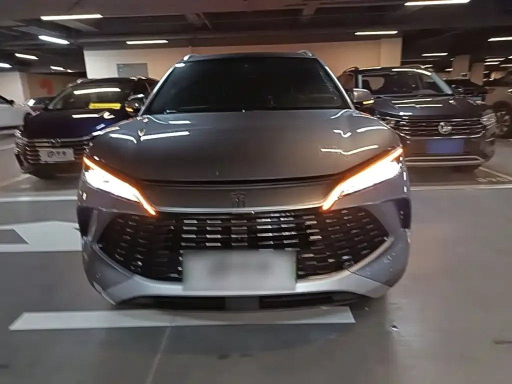 BYD L DM-i — фото 3