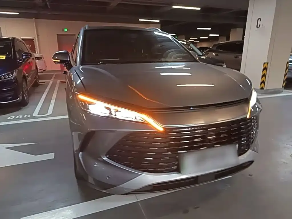 BYD L DM-i — фото 4