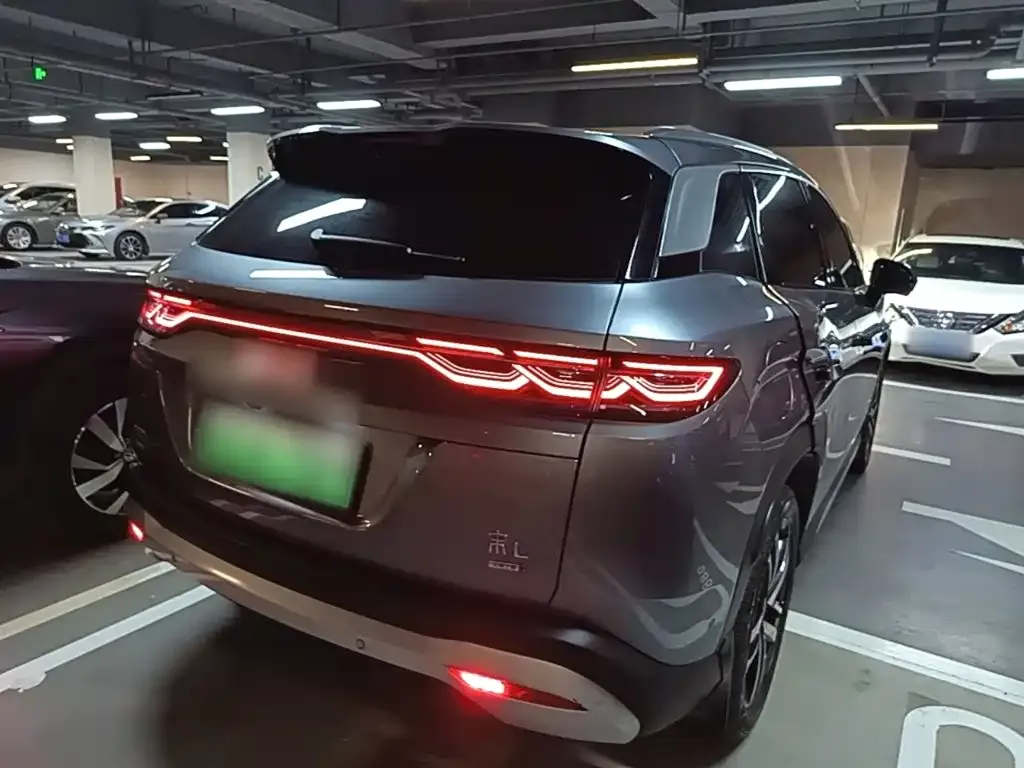 BYD L DM-i — фото 8