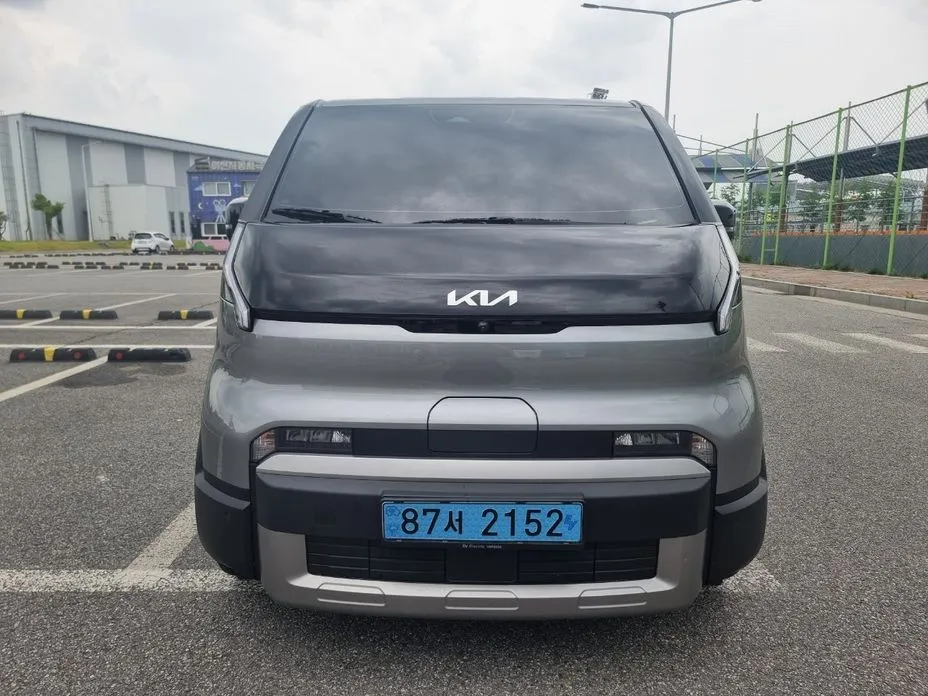 Kia PV5 — фото 1