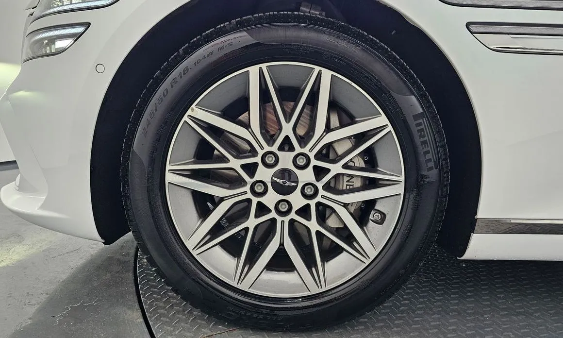 Genesis G80 — фото 10