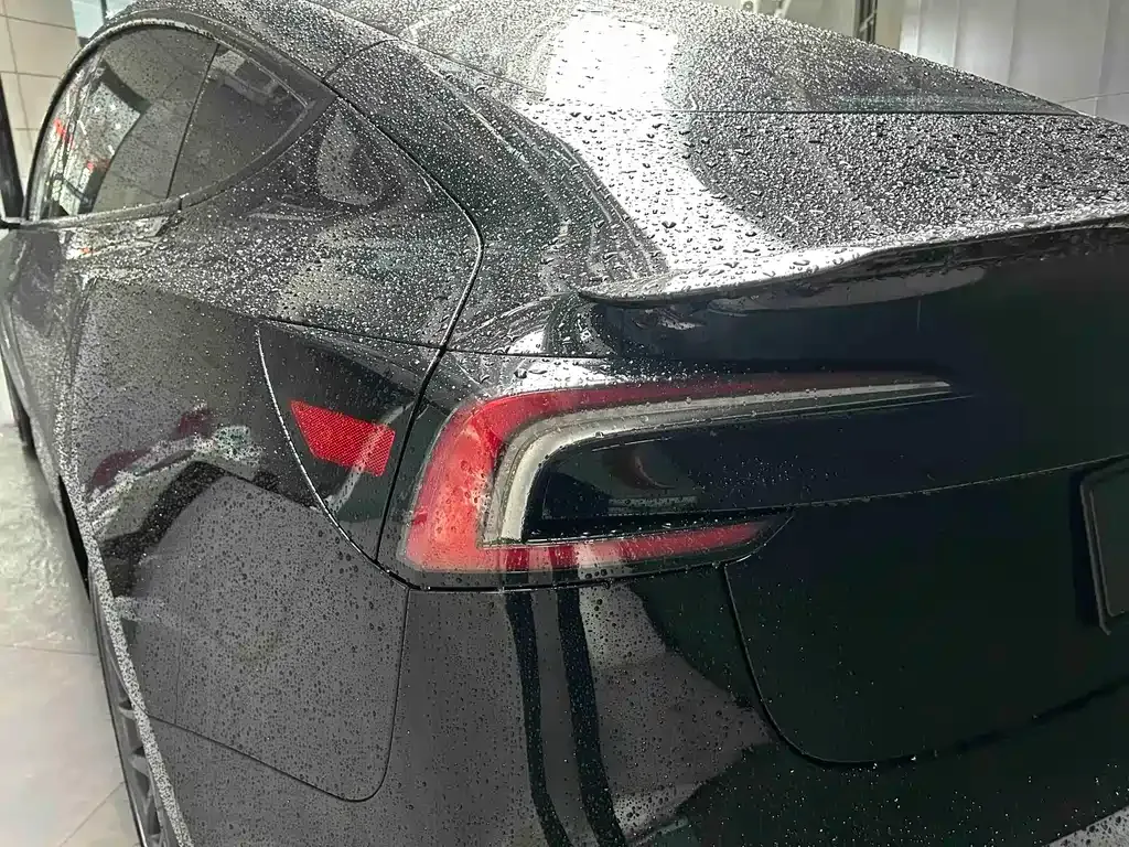 Tesla Model 3 — фото 10