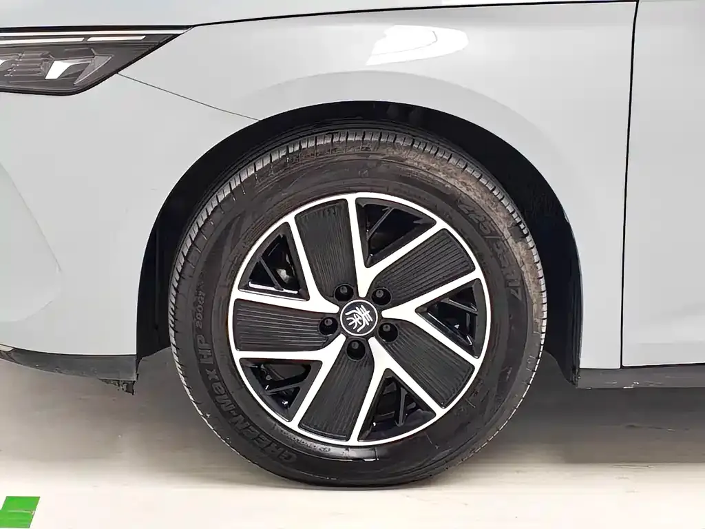 BYD Qin L — фото 10