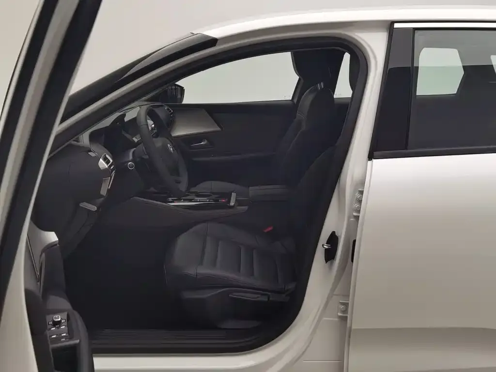 Citroen C5 X 2025 из CN, фото 3
