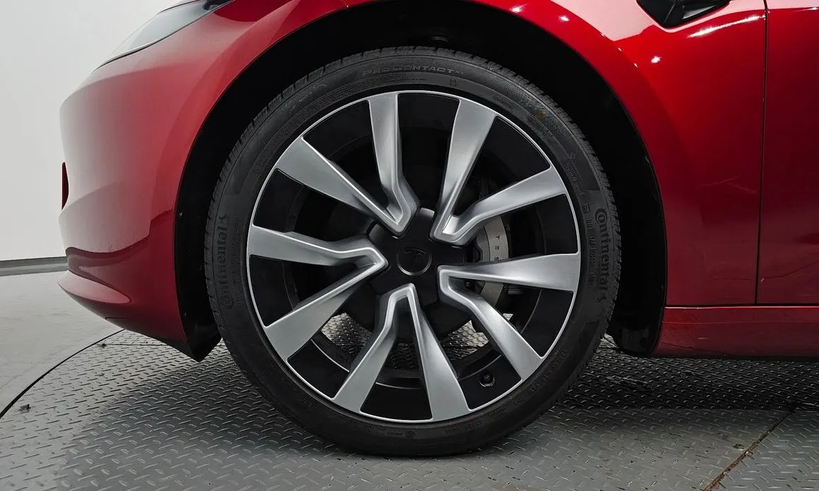Tesla Model 3 2024 из KR, фото 3