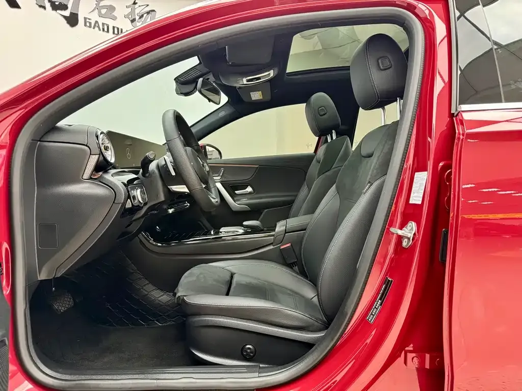 Mercedes-Benz A-Class — фото 10
