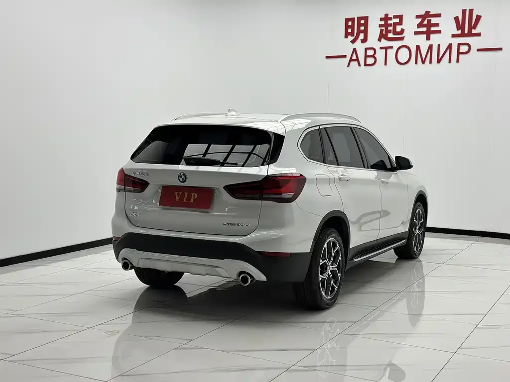BMW X1 — фото 8
