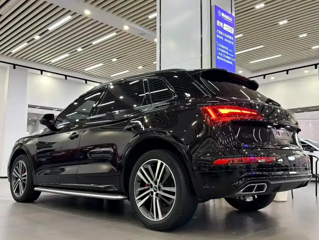 Audi Q5L — фото 9