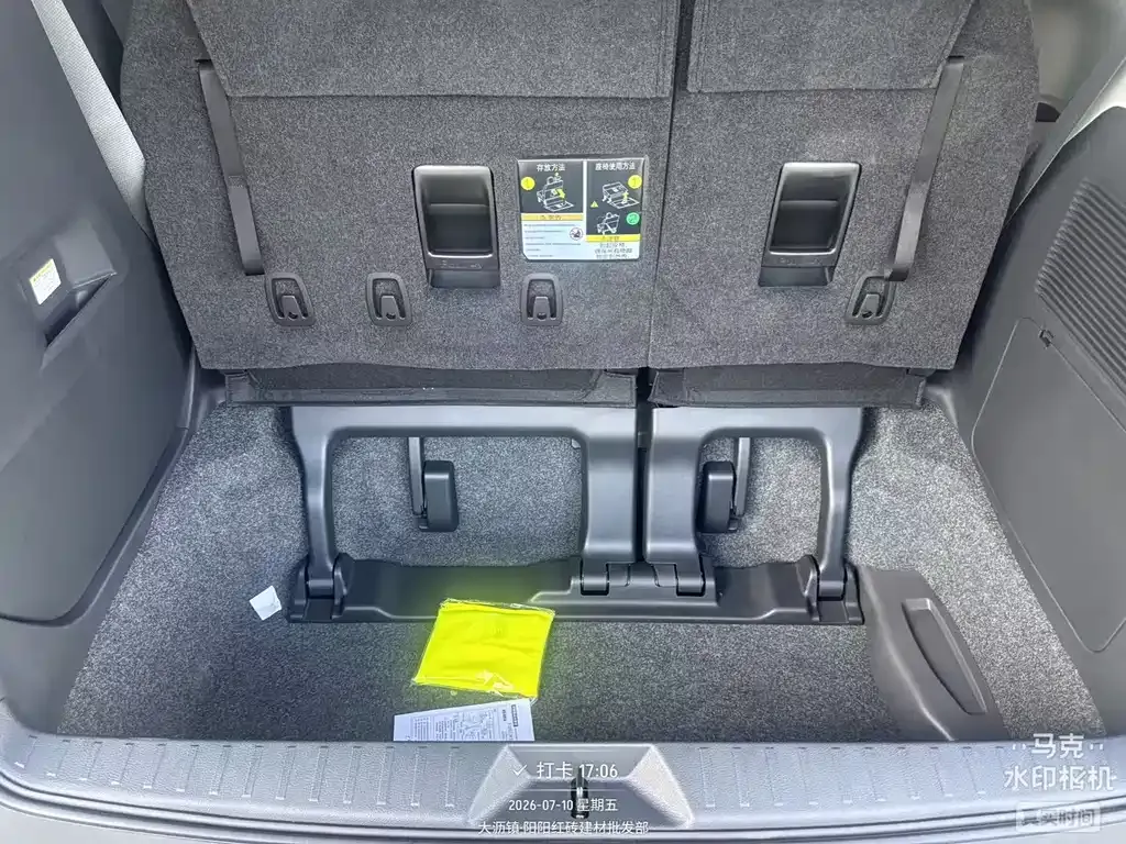 Toyota Sienna — фото 4