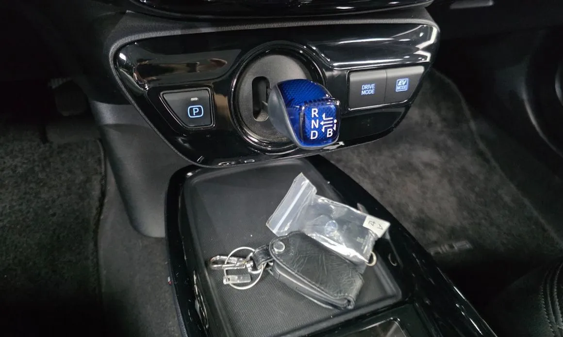 Toyota Prius 2022 из KR, фото 2