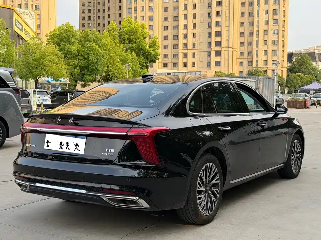 Hongqi H5 — фото 9