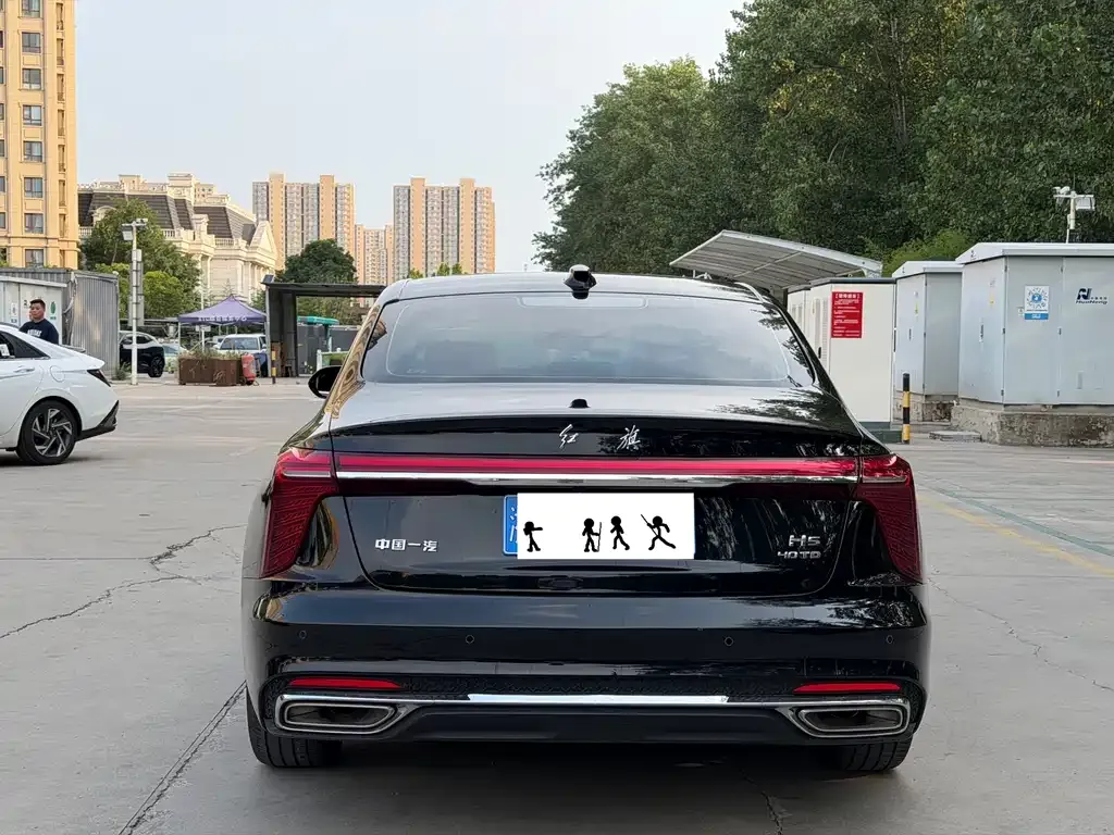 Hongqi H5 — фото 2