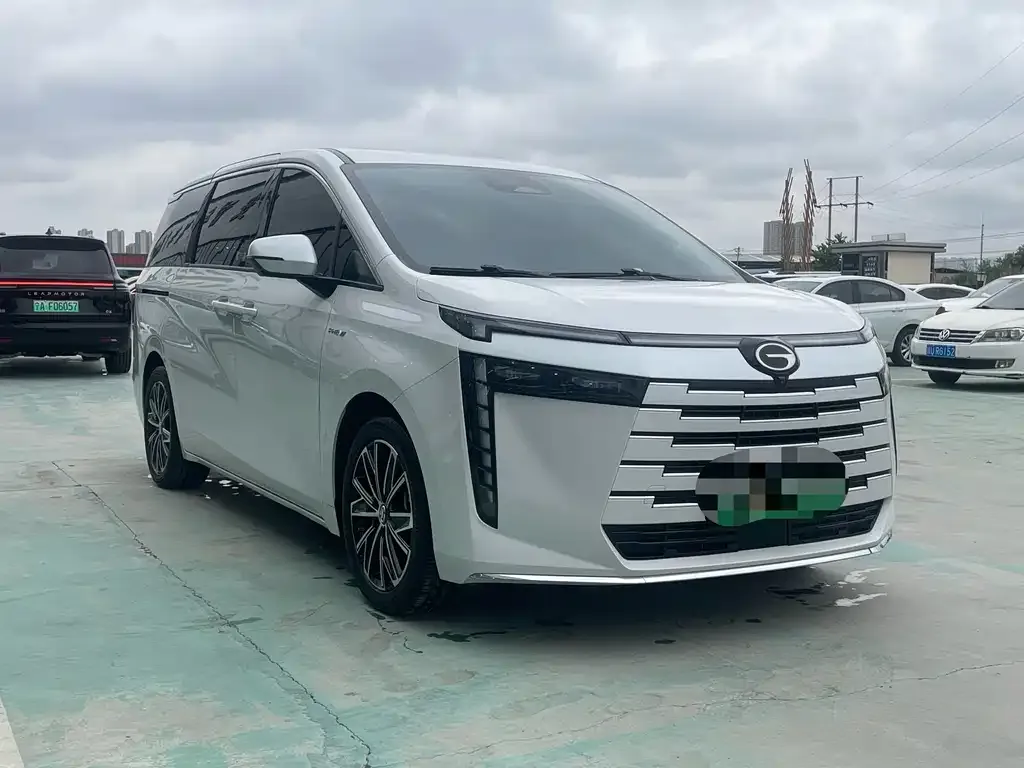 GAC Motor 传祺E8 PHEV — фото 9