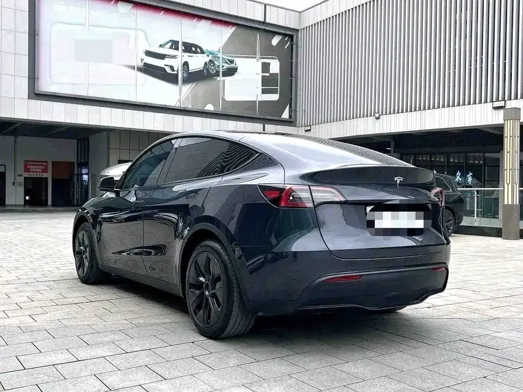 Tesla Model Y — фото 5