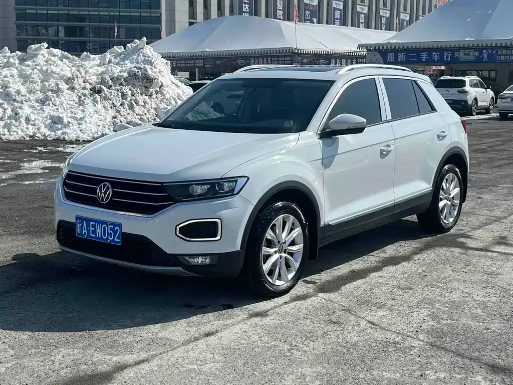 Volkswagen T-Roc — фото 1