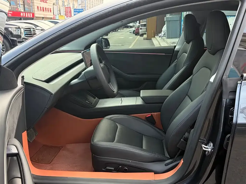 Tesla Model 3 — фото 3