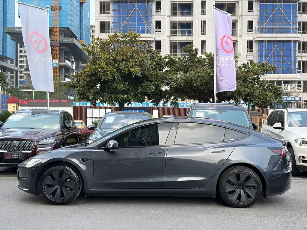 Tesla Model 3 — фото 7