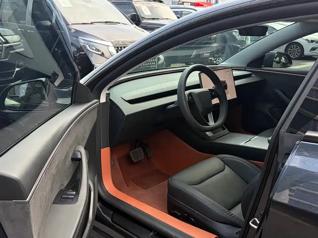 Tesla Model 3 — фото 5