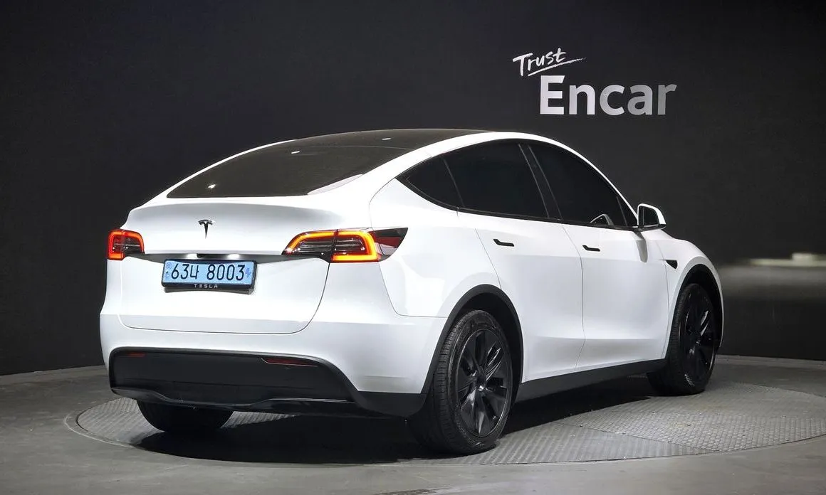 Tesla Model Y — фото 9