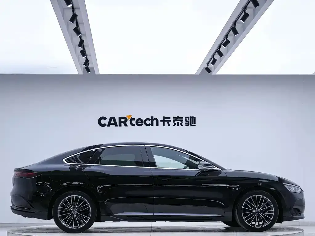 BYD Han — фото 10
