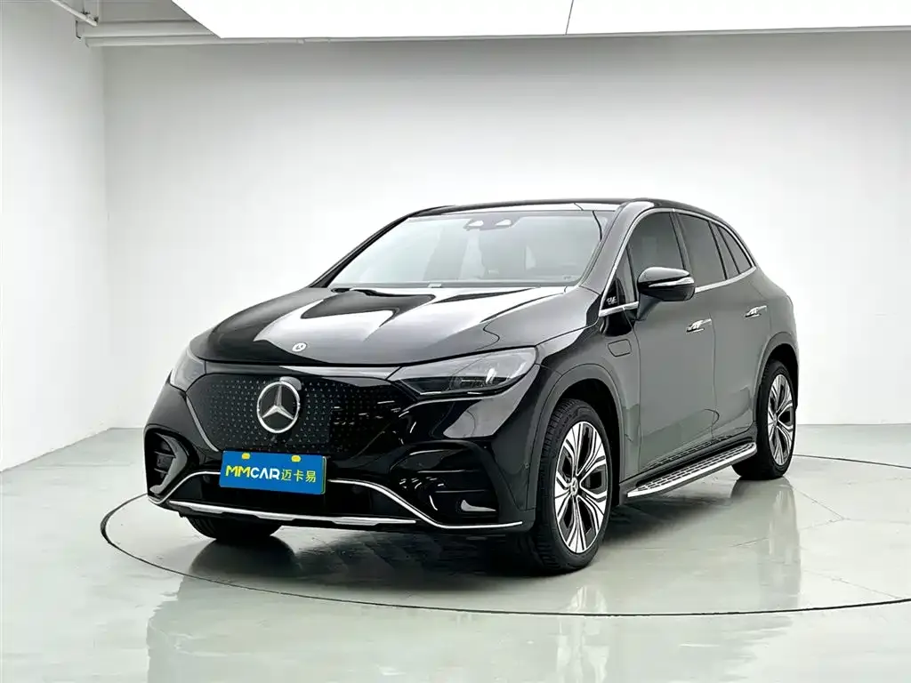 Mercedes-Benz EQE SUV — фото 1