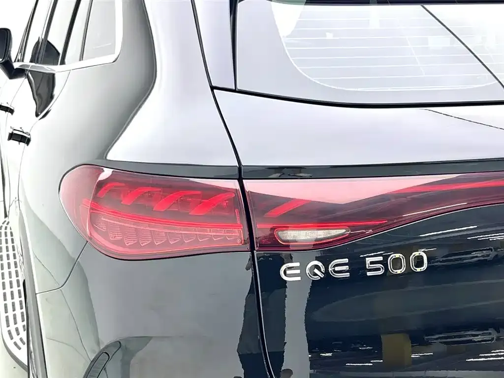 Mercedes-Benz EQE SUV — фото 8