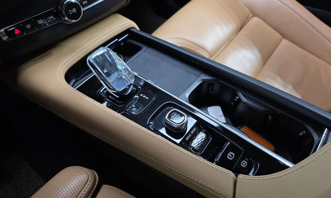 Volvo XC90 2021 из KR, фото 8