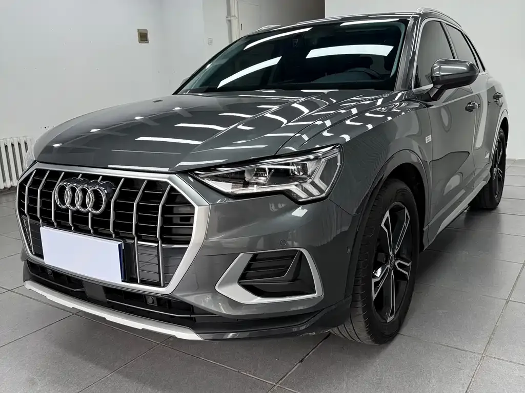 Audi Q3 — фото 1