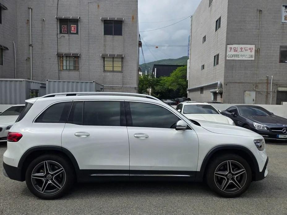 Mercedes-Benz GLB-Class — фото 10