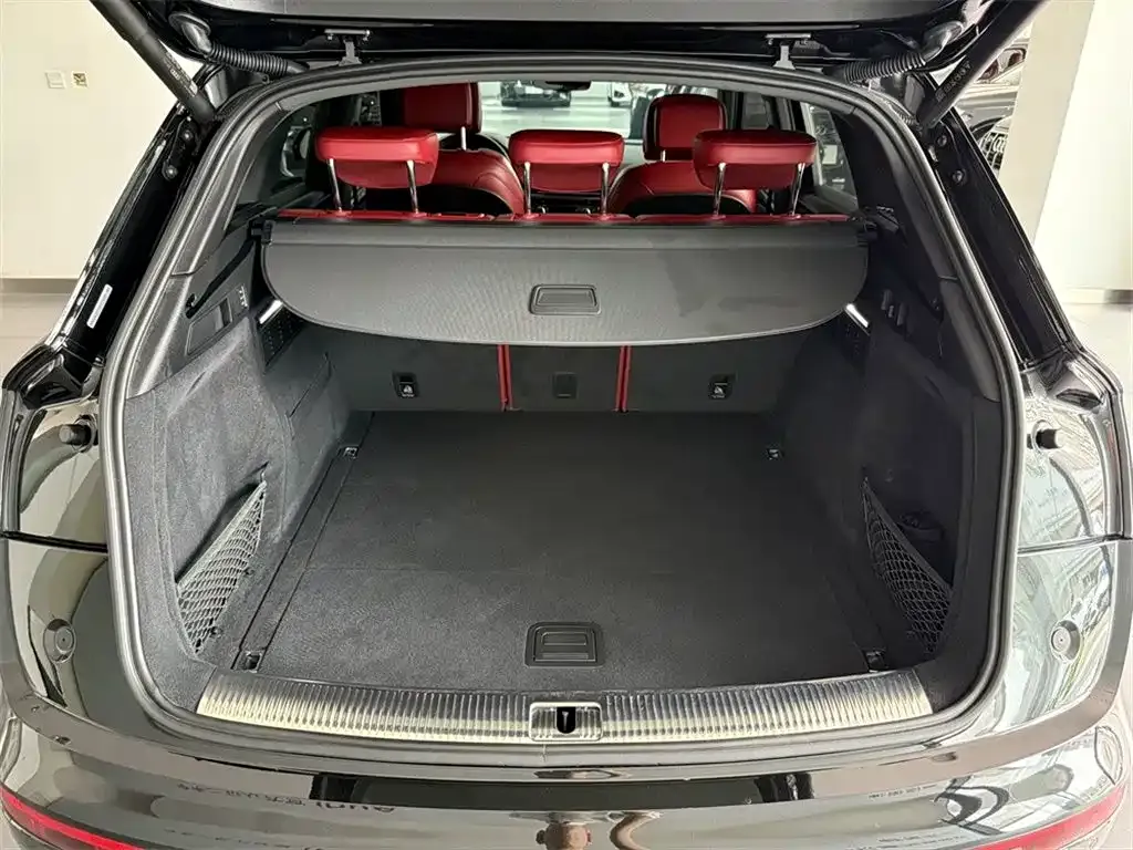 Audi SQ5 2023 из CN, фото 8