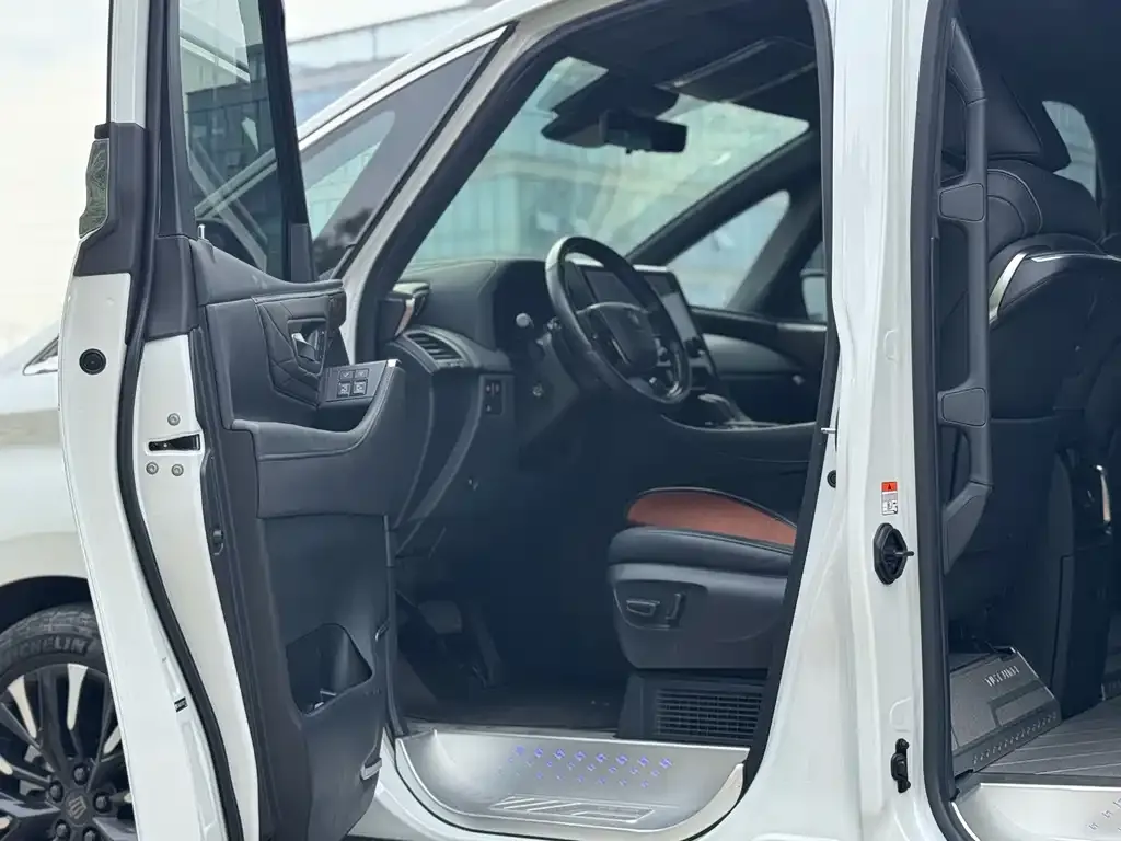 Toyota Vellfire — фото 5