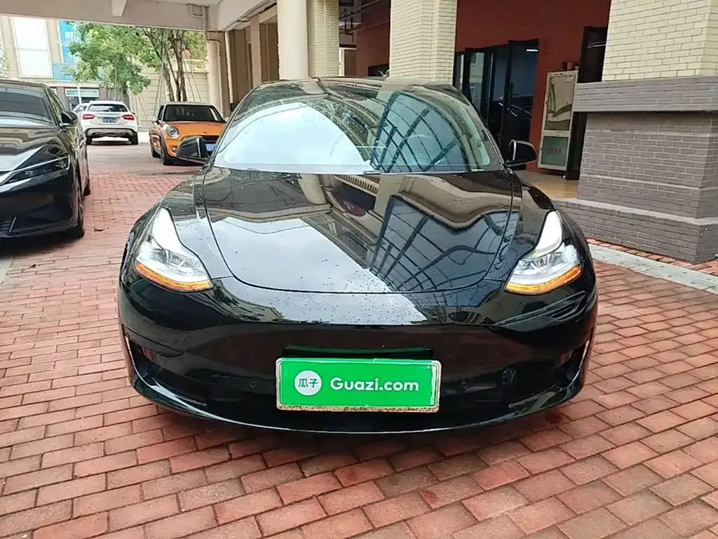 Tesla Model 3 — фото 10
