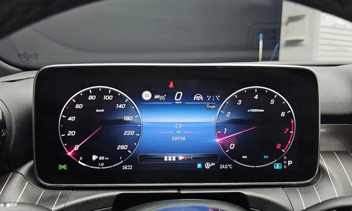 Mercedes-Benz C-Class 2023 из KR, фото 2