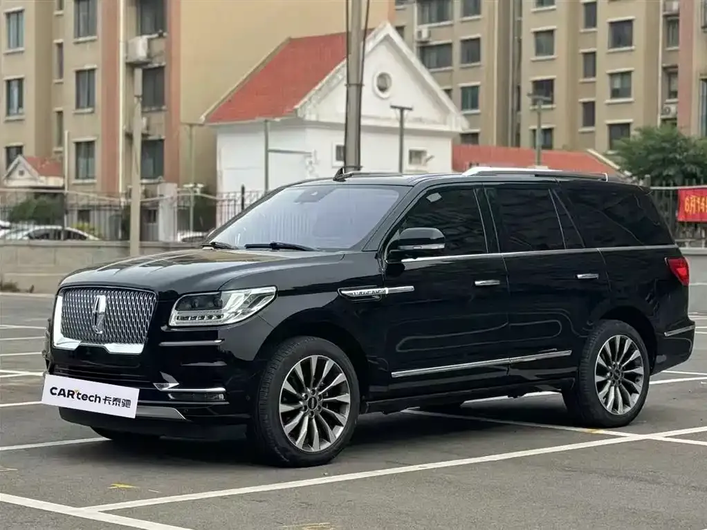 Lincoln Navigator — фото 1