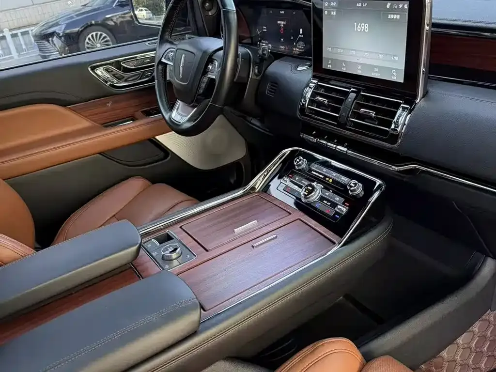 Lincoln Navigator — фото 9